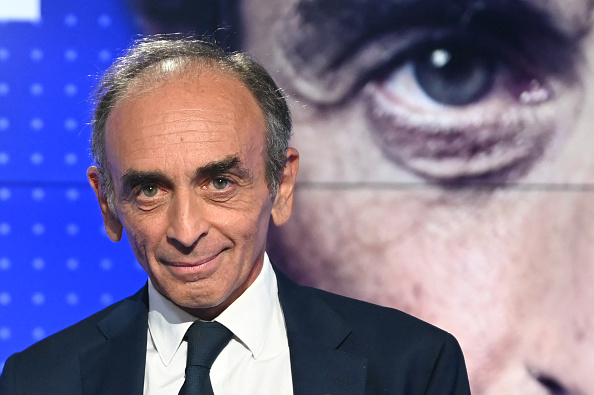 Présidentielle 2022 : selon un sondage, Éric Zemmour donné au second tour face à Emmanuel Macron