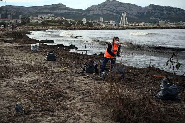 Marseille : les plages ensevelies sous des tonnes de déchets