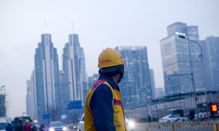 « Rester allongé » face aux conditions de travail brutales en Chine