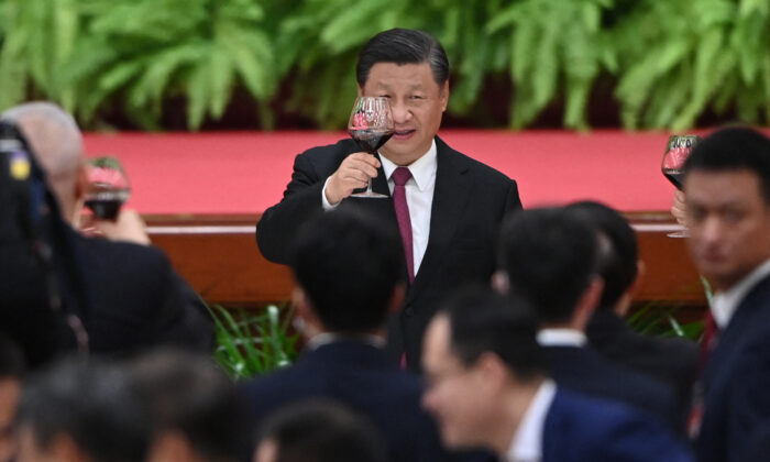 Résolution historique : Xi Jinping va pouvoir briguer un troisième mandat à la tête du PCC