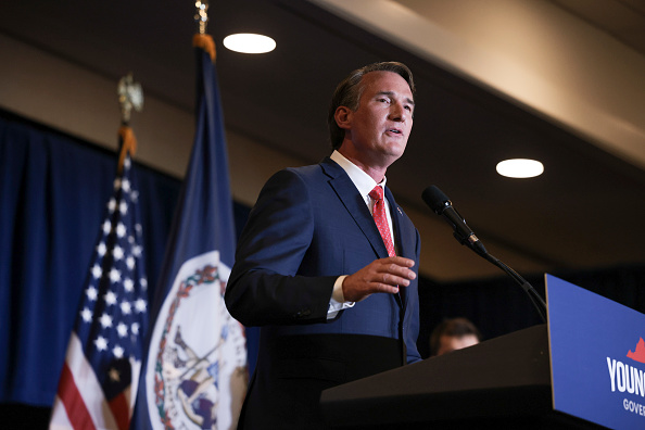 Un républicain élu gouverneur de Virginie, revers pour Biden et les démocrates