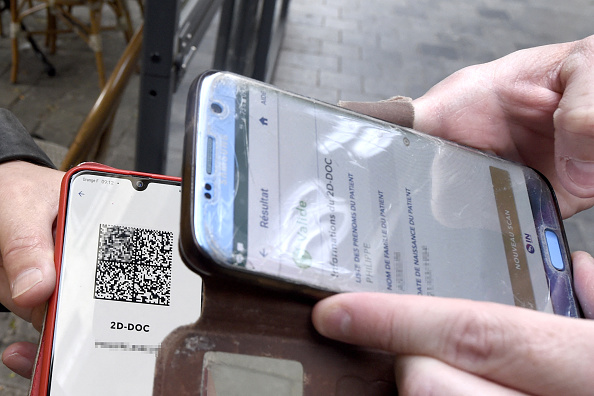 Pass sanitaire : les partenaires sociaux contre le pass sanitaire étendu à l&rsquo;ensemble des entreprises