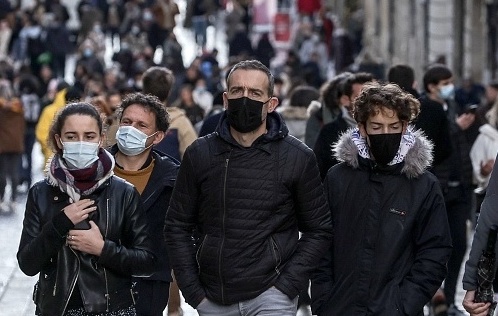 Paris : le port du masque à nouveau obligatoire à l&rsquo;extérieur dès vendredi