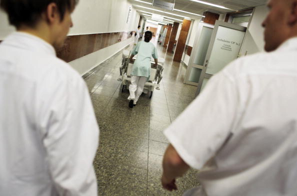 Coronavirus : les infirmiers des services de soins critiques recevront une prime mensuelle de 100 euros