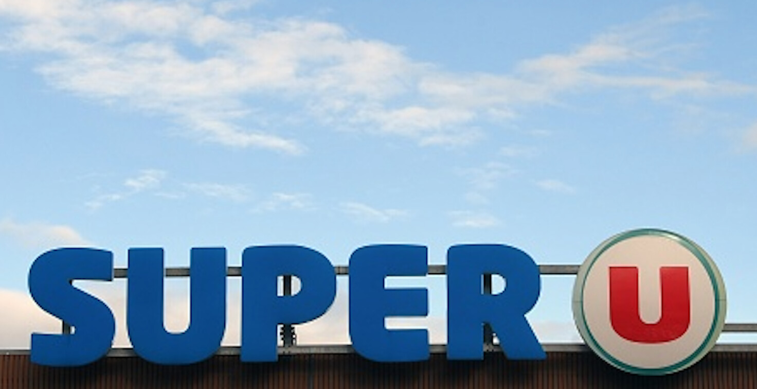 [Vidéo] 39 ans dans le même Super U : le magasin déploie une haie d’honneur pour son départ en retraite