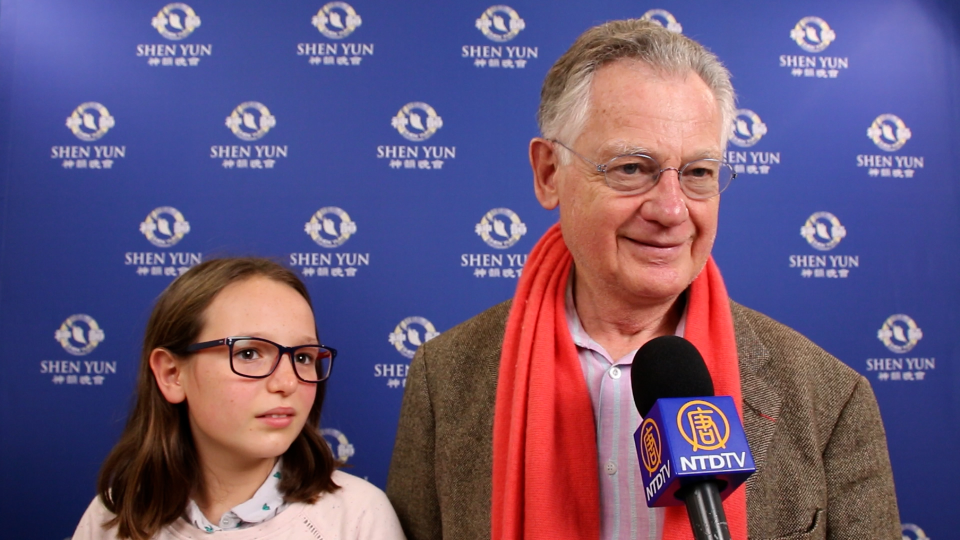 « L&rsquo;importance de voir des spectacles malgré la pandémie », explique le professeur Bricaire à l&rsquo;occasion du spectacle Shen Yun