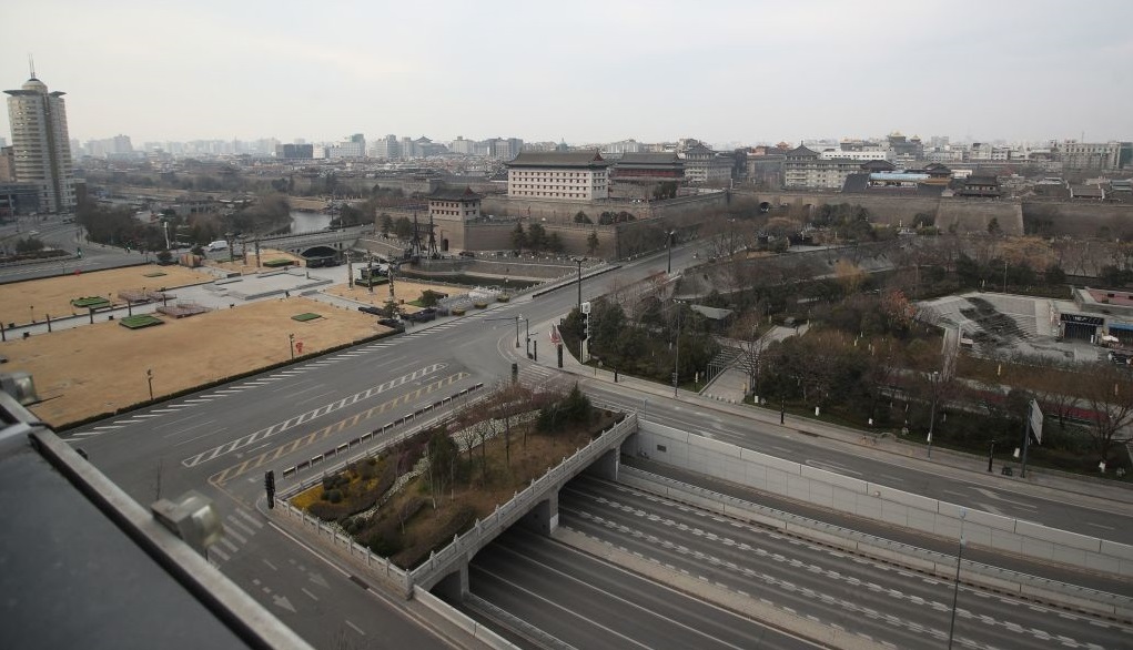 Dans la ville confinée de Xi&rsquo;an, des patients mourants et privés de soins suscitent l&rsquo;indignation