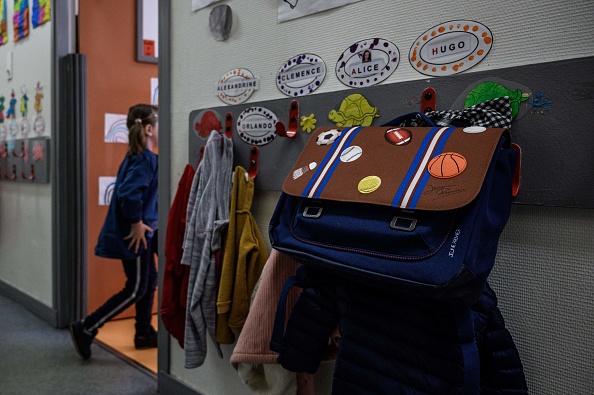 Covid-19 : le gouvernement annonce des allègements du protocole sanitaire dans les écoles