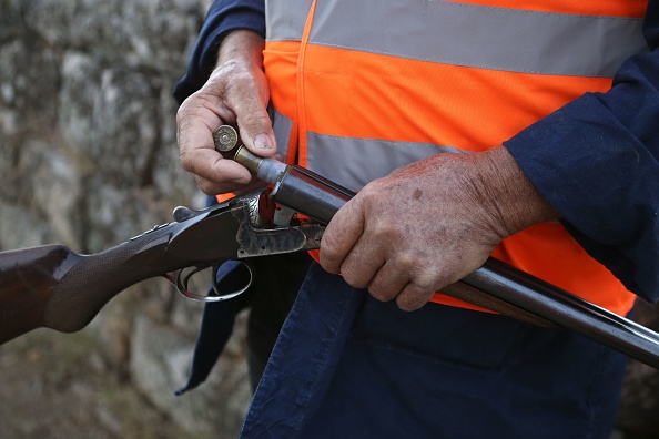 Accident de chasse mortel : la jeune randonneuse tuée dans le Cantal replace le débat au cœur de la campagne présidentielle