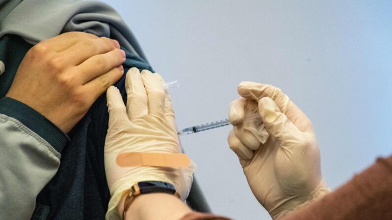 « Nette sous-déclaration » des effets secondaires liés aux vaccins : les chiffres alarmants d’une caisse d’assurance maladie allemande