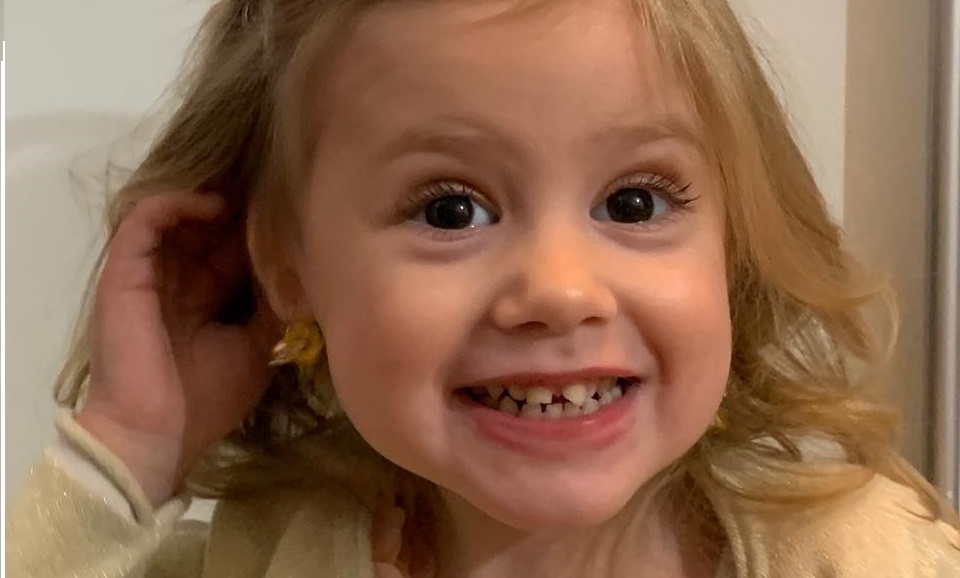 « Trois ans qu&rsquo;on attend ce moment ! » : une greffe d&rsquo;oreille pour Aélys aux États-Unis