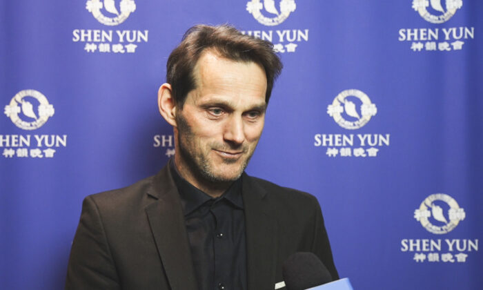 « On ne dirait pas que c&rsquo;est réel » : un producteur de films londonien décrit l&rsquo;expérience « magique » de Shen Yun