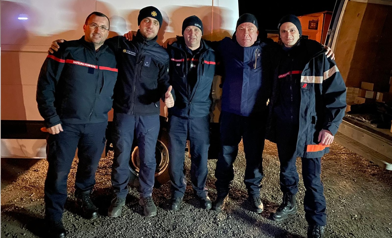 Guerre en Ukraine : des pompiers de l&rsquo;Oise parcourent 3.600 km pour porter du matériel de secours à la frontière polonaise