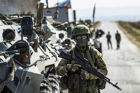 Guerre en Ukraine : un immense convoi militaire russe avance sur Kiev