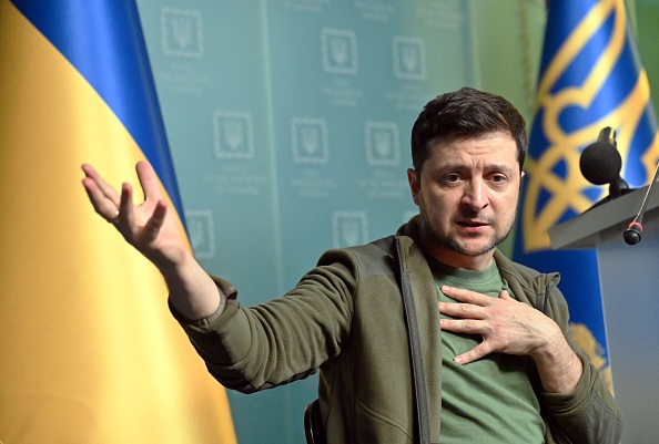 Guerre en Ukraine : « Sans négociations, on n&rsquo;arrêtera pas la guerre », déclare Volodymyr Zelensky à CNN