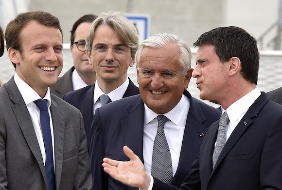 Présidentielle 2022 : Jean-Pierre Raffarin et Manuel Valls apportent leur soutien à Emmanuel Macron