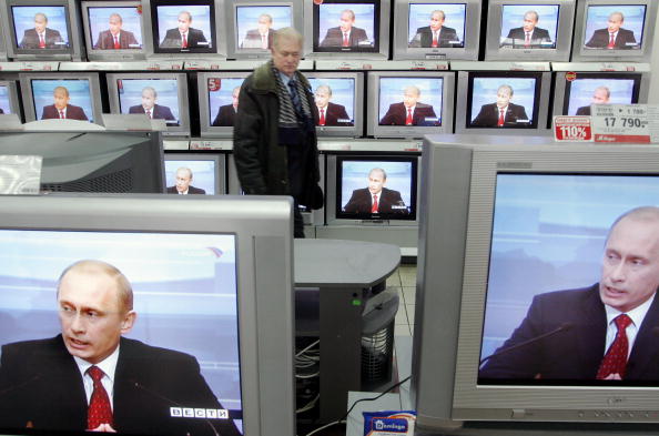 Des médias étrangers suspendent leurs activités en Russie après l’adoption d’une loi restrictive sur l’information
