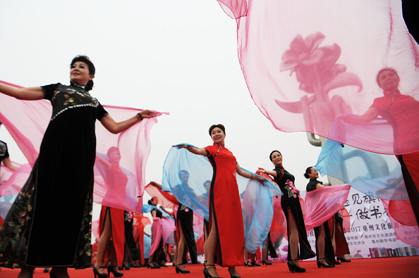 Shanghai cultive sa robe qipao, icône des années folles