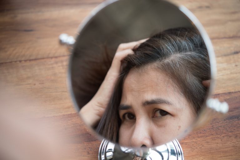 L’emplacement des cheveux gris correspond à la santé de différents organes