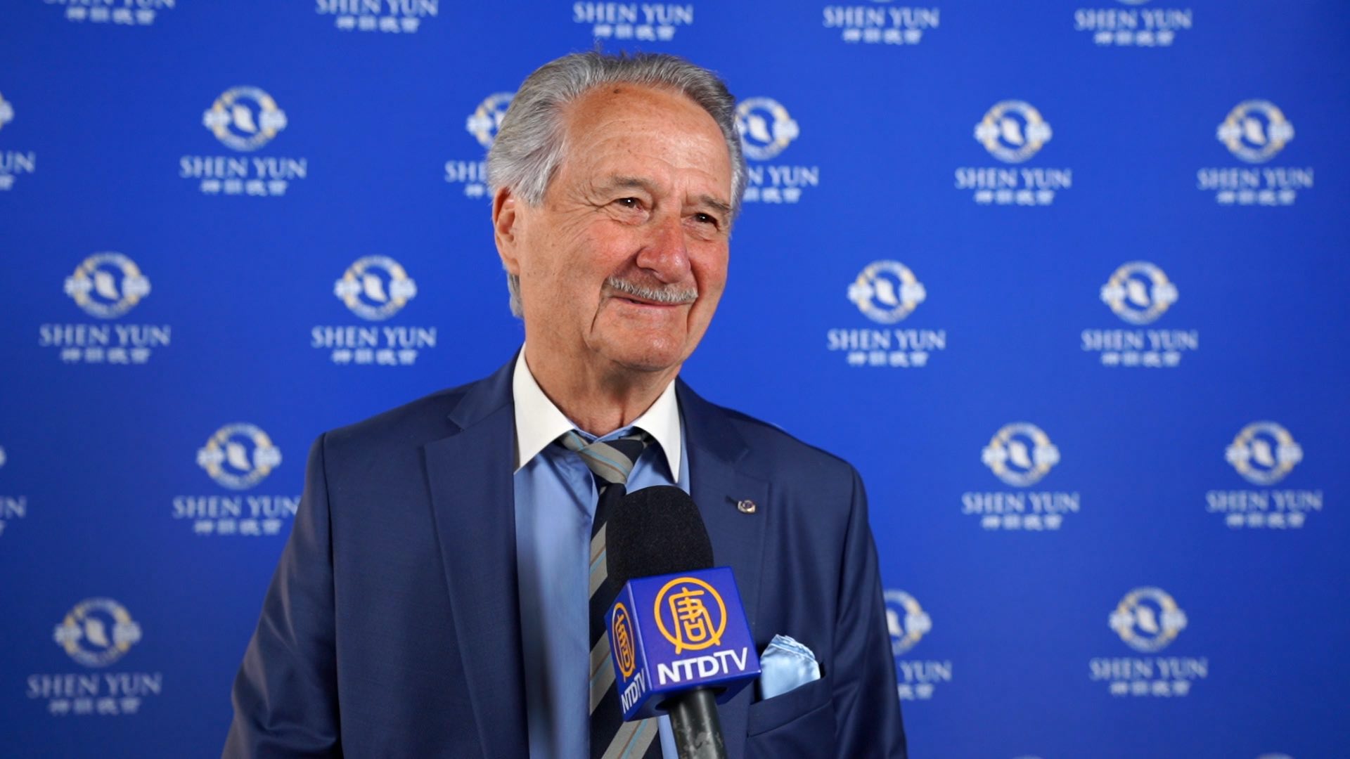 « On ressent le cœur qui sort de ce spectacle… c&rsquo;est vraiment extraordinaire », confie un MOF Coiffure