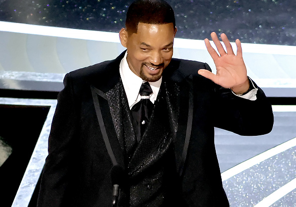 Oscars 2022 : Will Smith interdit pendant 10 ans de toute cérémonie pour sa gifle assénée à Chris Rock