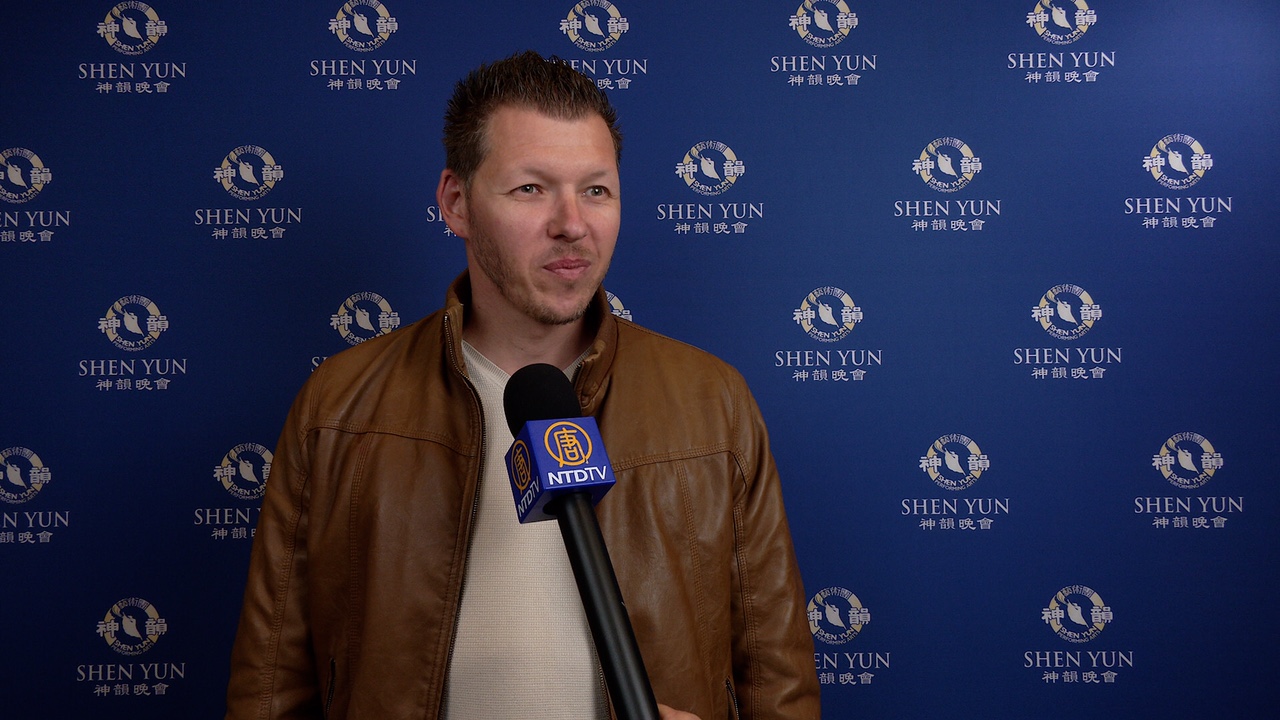 Shen Yun, « l&rsquo;ancre dont tout le monde a besoin pour avancer avec compassion et amour », déclare le gérant d&rsquo;une agence de communication