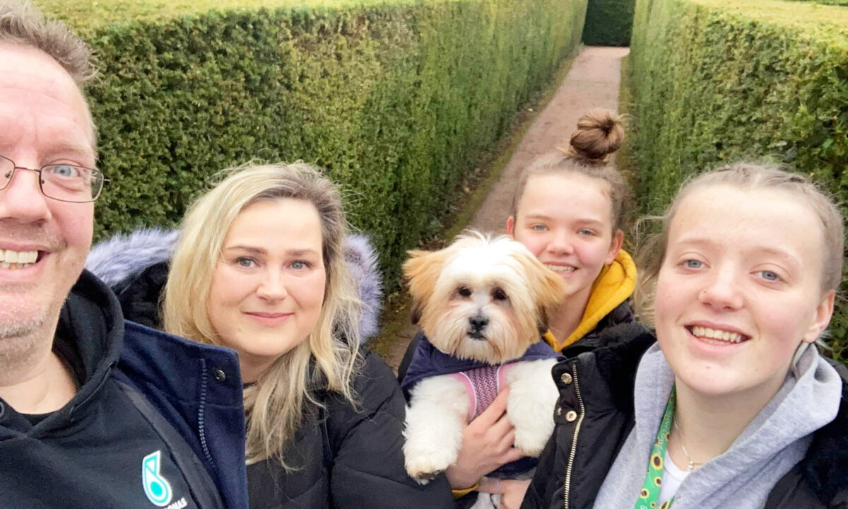 Une maman prépare des repas équilibrés pour une famille de 5 personnes pour  à peu près 1€ et partage une astuce pratique