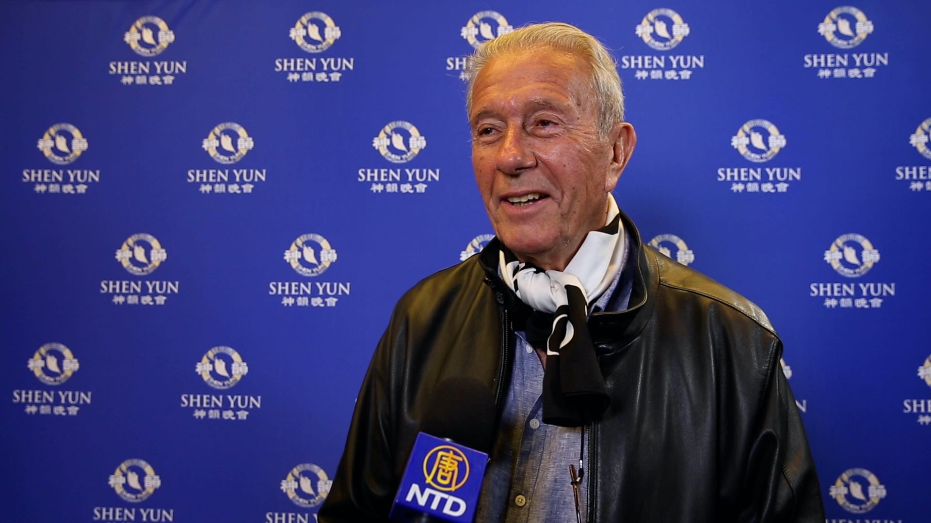 Shen Yun : pour un ancien sportif de haut niveau, « c&rsquo;est absolument magnifique de voir cette coordination »