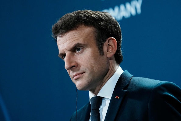 Emmanuel Macron a choisi son prochain Premier ministre « mais ce n&rsquo;est pas ici que je vais vous le dire, ni maintenant »