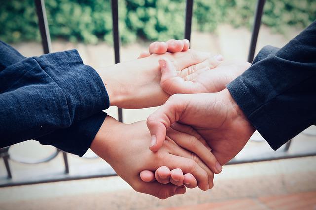 Trois orphelins ont ému la France l&rsquo;été dernier : « On a bataillé pour récupérer la tutelle de notre petite sœur »