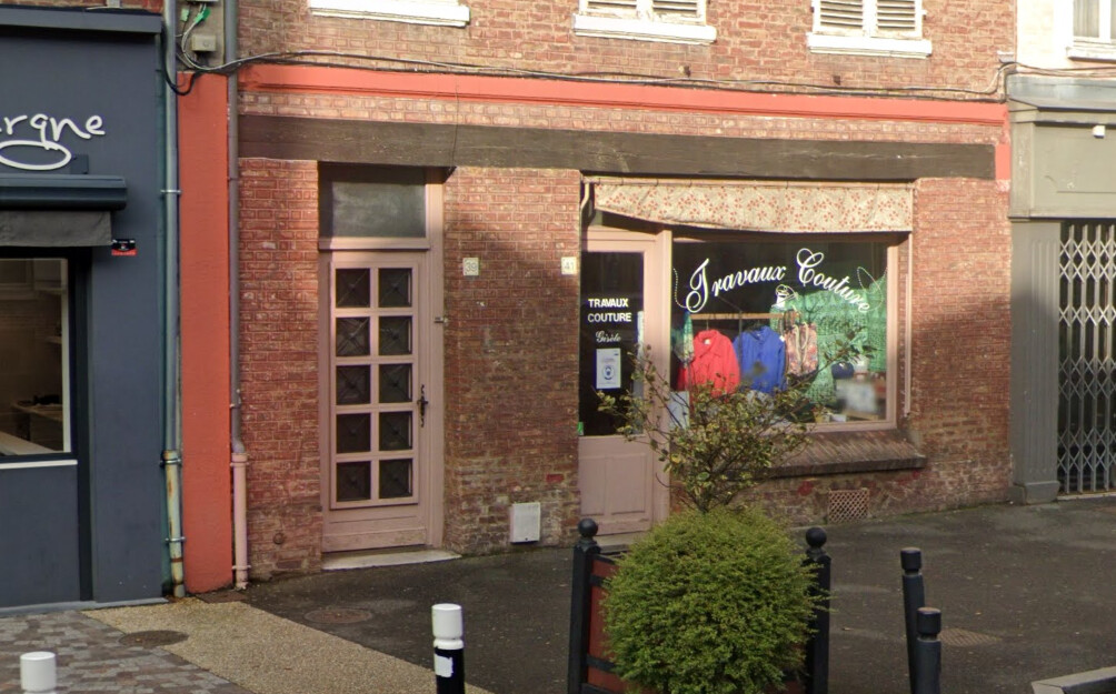 À 90 ans, Gisèle tient toujours sa boutique de couture : « J’ai toujours aimé faire ça »