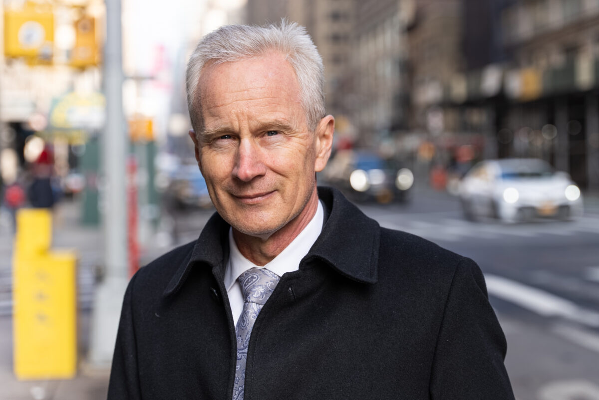 L’augmentation des personnes mourant pendant leur sommeil est liée aux vaccins, selon le Dr Peter McCullough, cardiologue