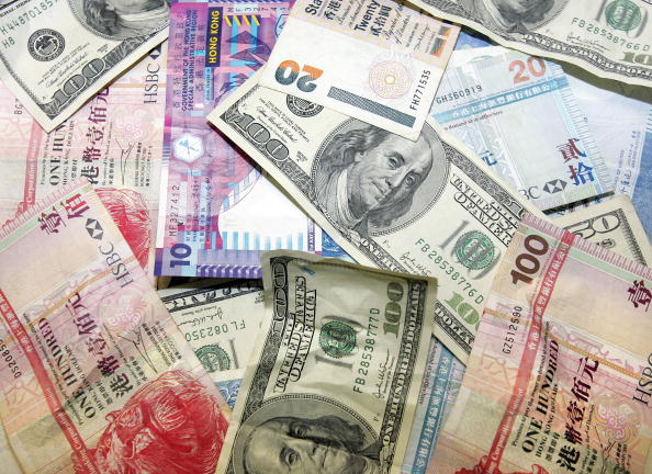 Une Américaine découvre 36.000 dollars dans un canapé récupéré sur internet… et les rend