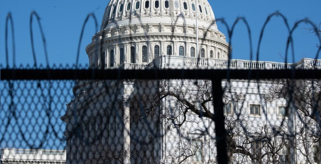 EXCLUSIF – Un rapport de police prouve que des membres en civil d’une unité spéciale de surveillance ont été déployés parmi les manifestants du 6 janvier