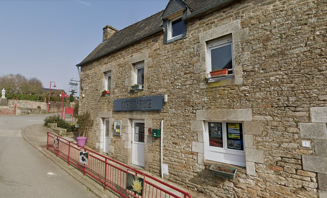 Faire revivre un village de Bretagne: pari réussi pour ce café associatif depuis 5 ans