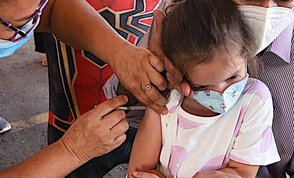 Covid-19 en Uruguay : la justice suspend la vaccination des enfants