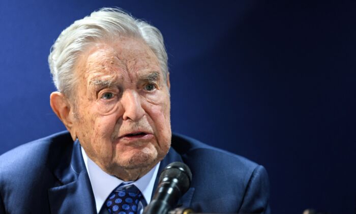 George Soros a donné un million de dollars pour aider Beto O&rsquo;Rourke à détrôner Greg Abbott au Texas