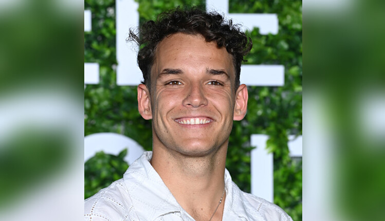 Avec la traversée du lac d&rsquo;Annecy, le nageur amputé Théo Curin bat son record personnel