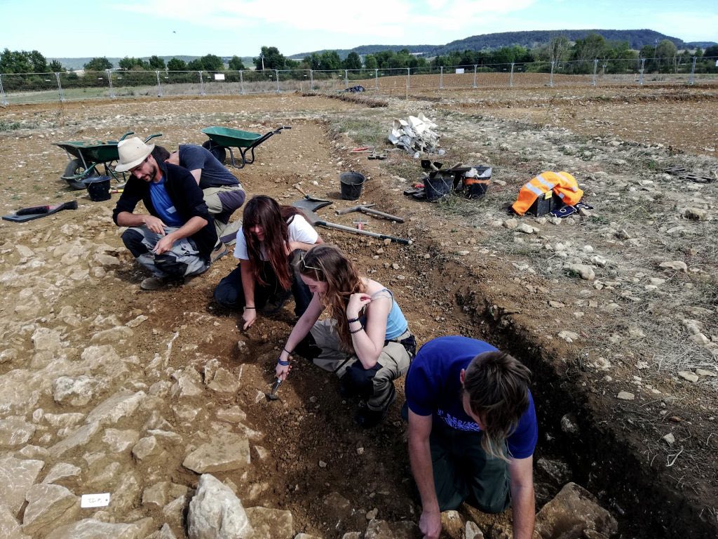 Bourgogne : le site de la ville fortifiée de Vix davantage révélé par la sécheresse