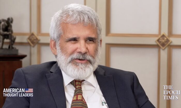 Les vaccins Covid entravent le système immunitaire et entraînent une forme plus grave de la maladie, déclare le Dr Robert Malone