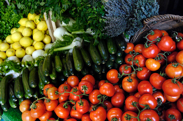 Drôme : le maraîcher bio qui livre ses légumes à vélo après avoir fait le tour du monde à bicyclette