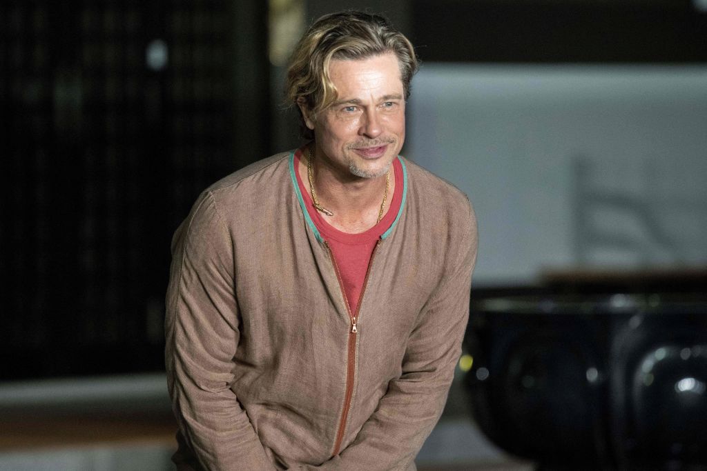 En Finlande, Brad Pitt expose des sculptures pour la première fois