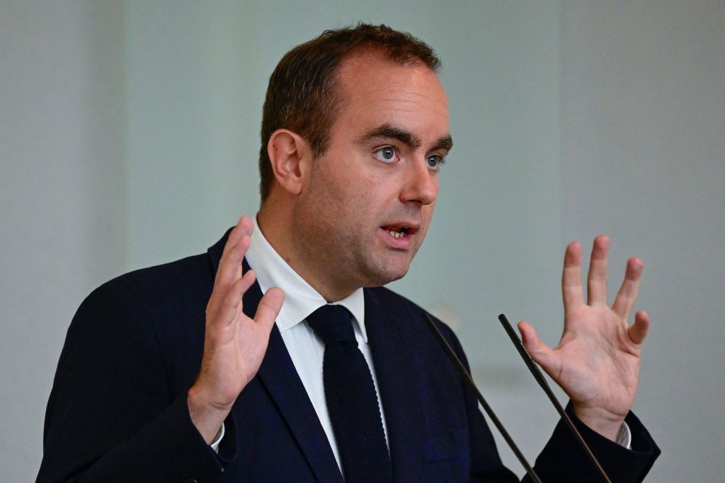 « Économie de guerre »: Sébastien Lecornu « n&rsquo;exclut pas » des réquisitions dans l&rsquo;industrie pour accélérer la production