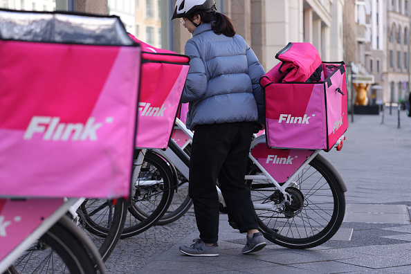 Distribution : le gouvernement va dissiper le « flou » sur les « dark stores »