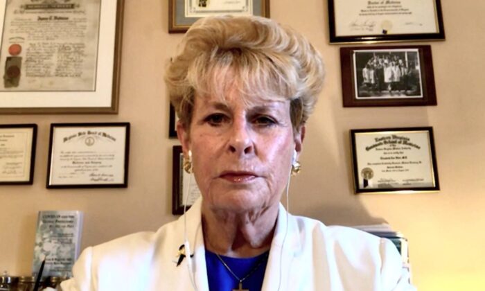 Les effets indésirables des vaccins à ARNm étaient connus avant le Covid-19, explique un médecin