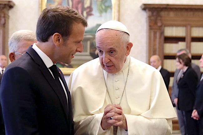 Fin de vie : Emmanuel Macron s&rsquo;est entretenu avec le pape François