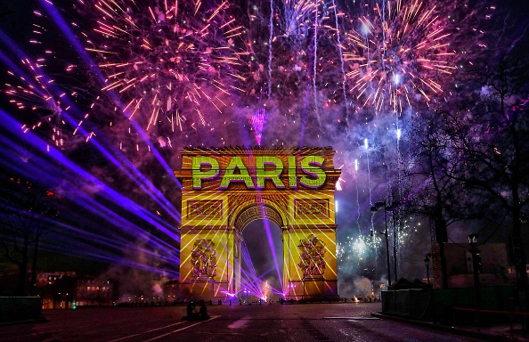 Paris: le feu d&rsquo;artifice du Nouvel An de retour sur les Champs-Élysées