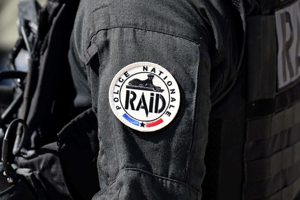 Lyon: un plaisantin prétend être un policier du RAID et accède au local des vidéoprotections du centre commercial