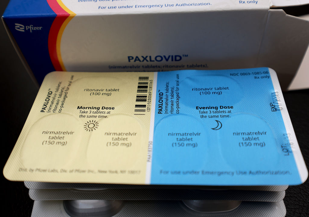 Les médecins avertissent que le Paxlovid pour traiter le Covid peut interagir dangereusement avec des médicaments courants