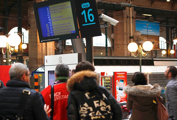 Grève à la SNCF: les billets annulés pour le week-end de Noël remboursés à 200%, annonce le PDG de SNCF Voyageurs